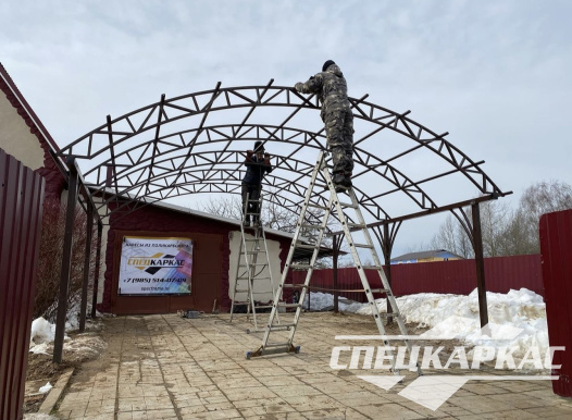 Арочный навес из поликарбоната над парковкой для двух автомобилей №44 - фото 1400